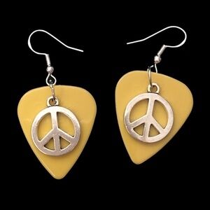 HAND Crafted Drop Earrings Repurposed Guitar Picks Peace - Call me a Dreamer